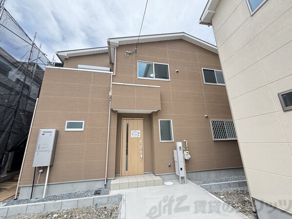 ファミリエ津之江A棟の物件外観写真